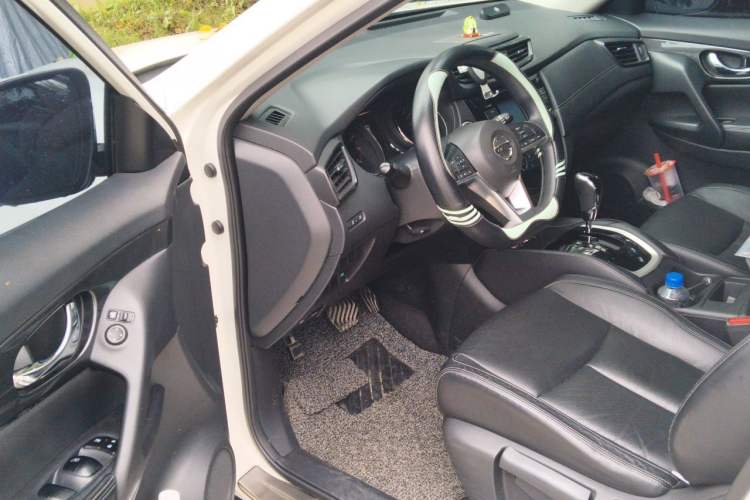 Used Nissan X-Trail 2017 2.0L CVT Comfort Edition 2WD Driver Seat