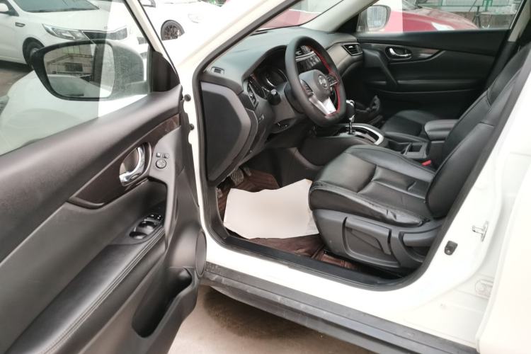 Used Nissan X-Trail 2017 2.0L CVT Comfort Edition 2WD Driver Seat