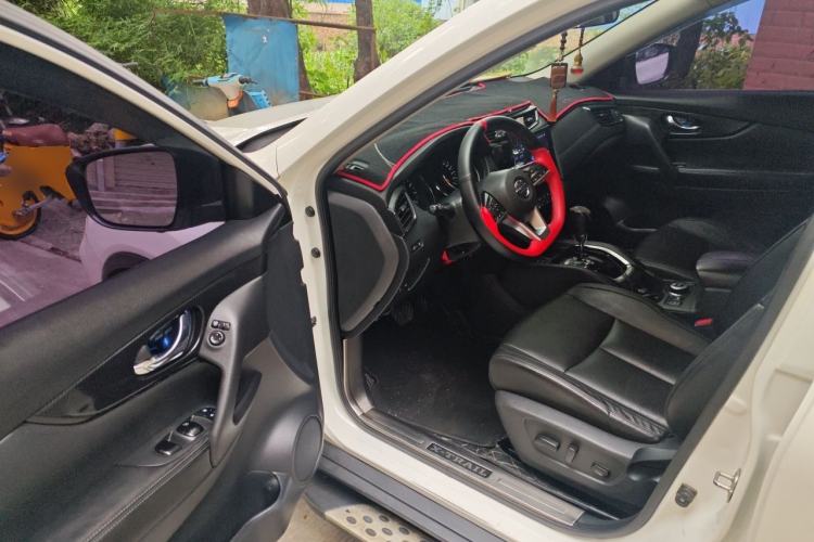 Used Nissan X-Trail 2017 2.5L CVT Leading Edition 4WD Driver Seat