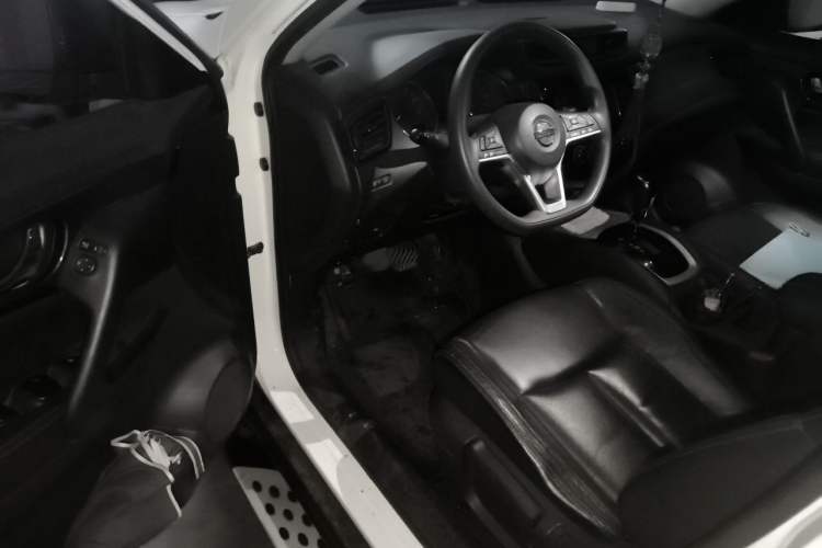 Used Nissan X-Trail 2017 2.0L CVT Comfort Edition 2WD Driver Seat