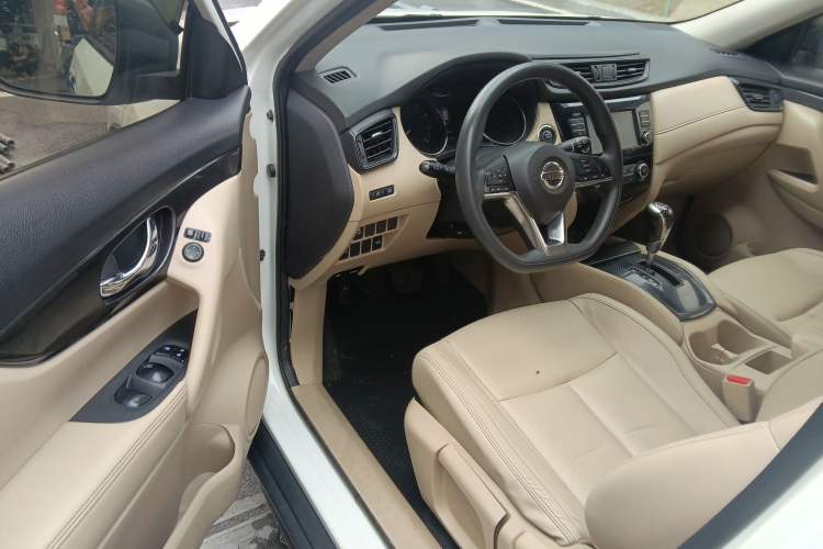 Used Nissan X-Trail 2017 2.0L CVT Comfort Edition 2WD Driver Seat