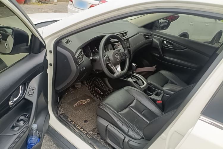 Used Nissan X-Trail 2017 2.0L CVT 7-Seater Comfort Edition 2WD Driver Seat