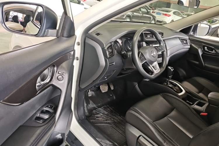 Used Nissan X-Trail 2017 2.0L CVT Comfort Edition 2WD Driver Seat