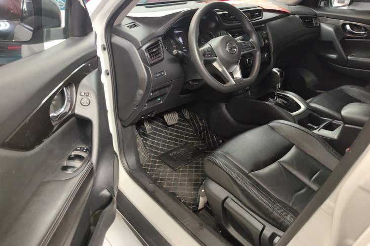 Used Nissan X-Trail 2017 2.0L CVT Comfort Edition 2WD Driver Seat