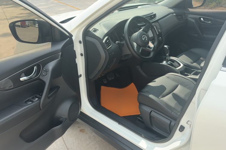 Used Nissan X-Trail 2017 2.0L CVT Comfort Edition 2WD Driver Seat