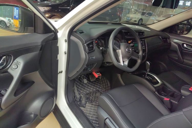 Used Nissan X-Trail 2017 2.0L CVT Fashion Edition 2WD Driver Seat