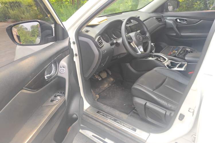 Used Nissan X-Trail 2017 2.0L CVT Comfort Edition 2WD Driver Seat