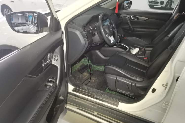 Used Nissan X-Trail 2017 2.0L CVT Comfort Edition 2WD Driver Seat
