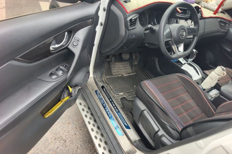 Used Nissan X-Trail 2017 2.0L CVT Comfort Edition 2WD Driver Seat