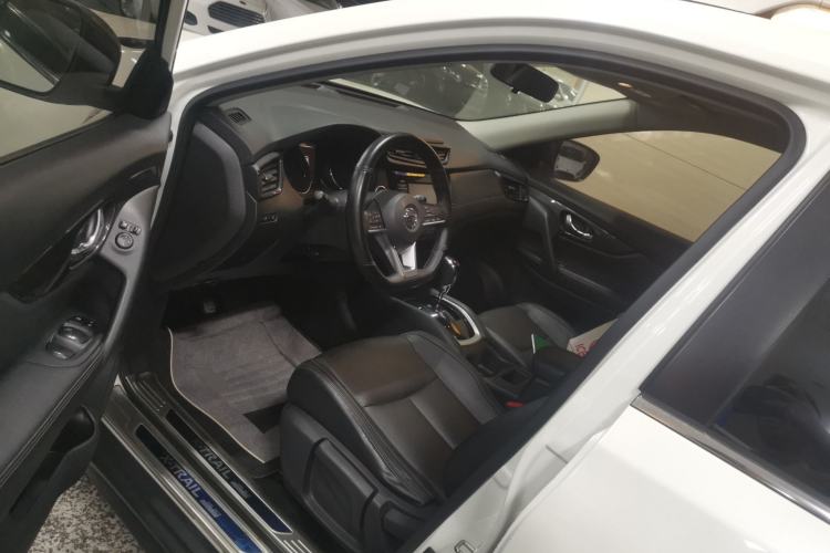 Used Nissan X-Trail 2017 2.0L CVT Comfort Edition 2WD Driver Seat