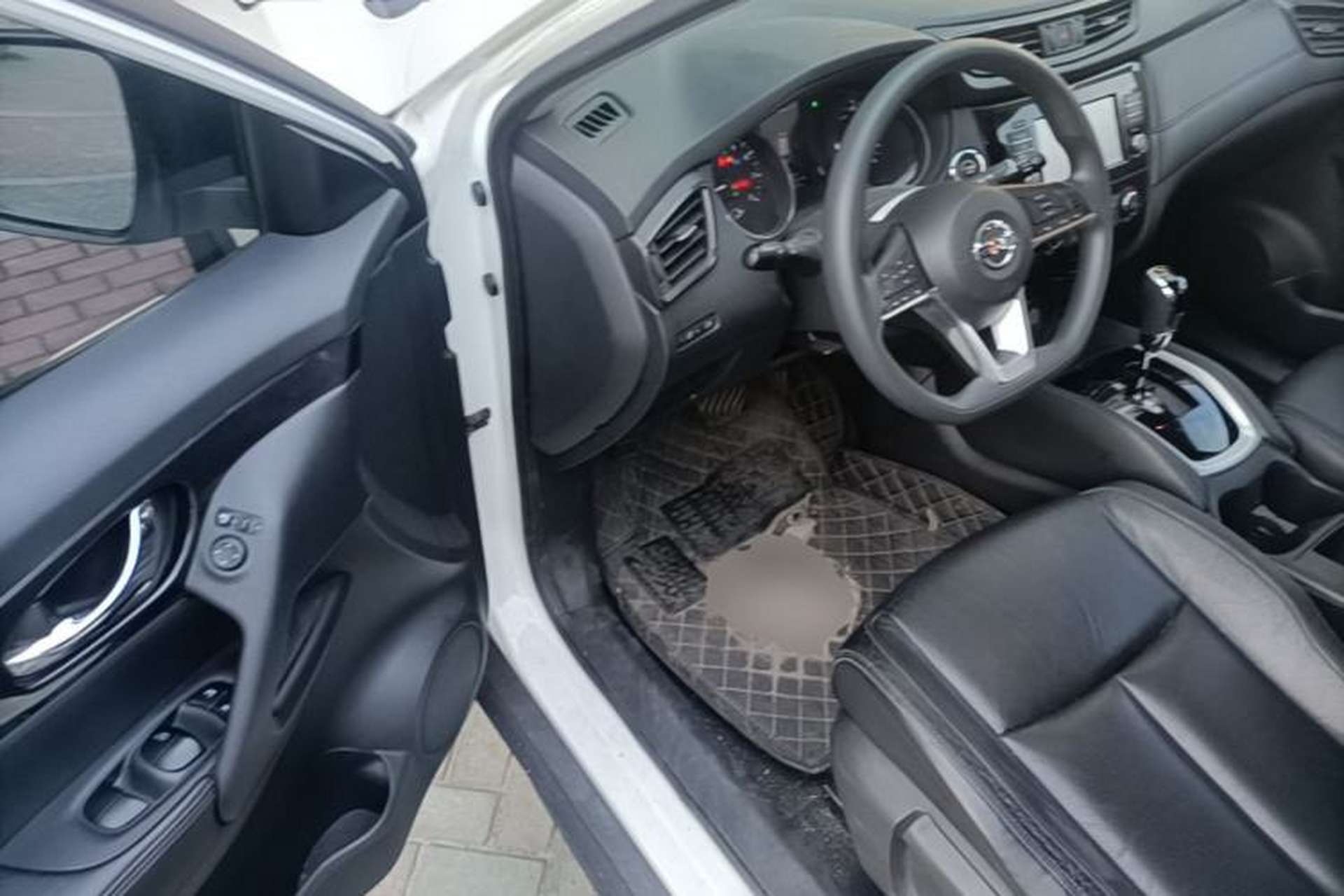 Used Nissan X-Trail 2017 2.0L CVT Comfort Edition 2WD Driver Seat