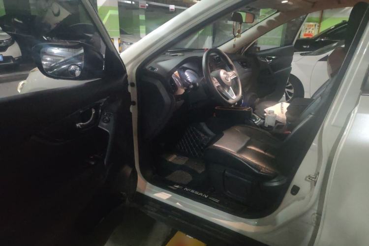 Used Nissan X-Trail 2017 2.0L CVT Comfort Edition 2WD Driver Seat