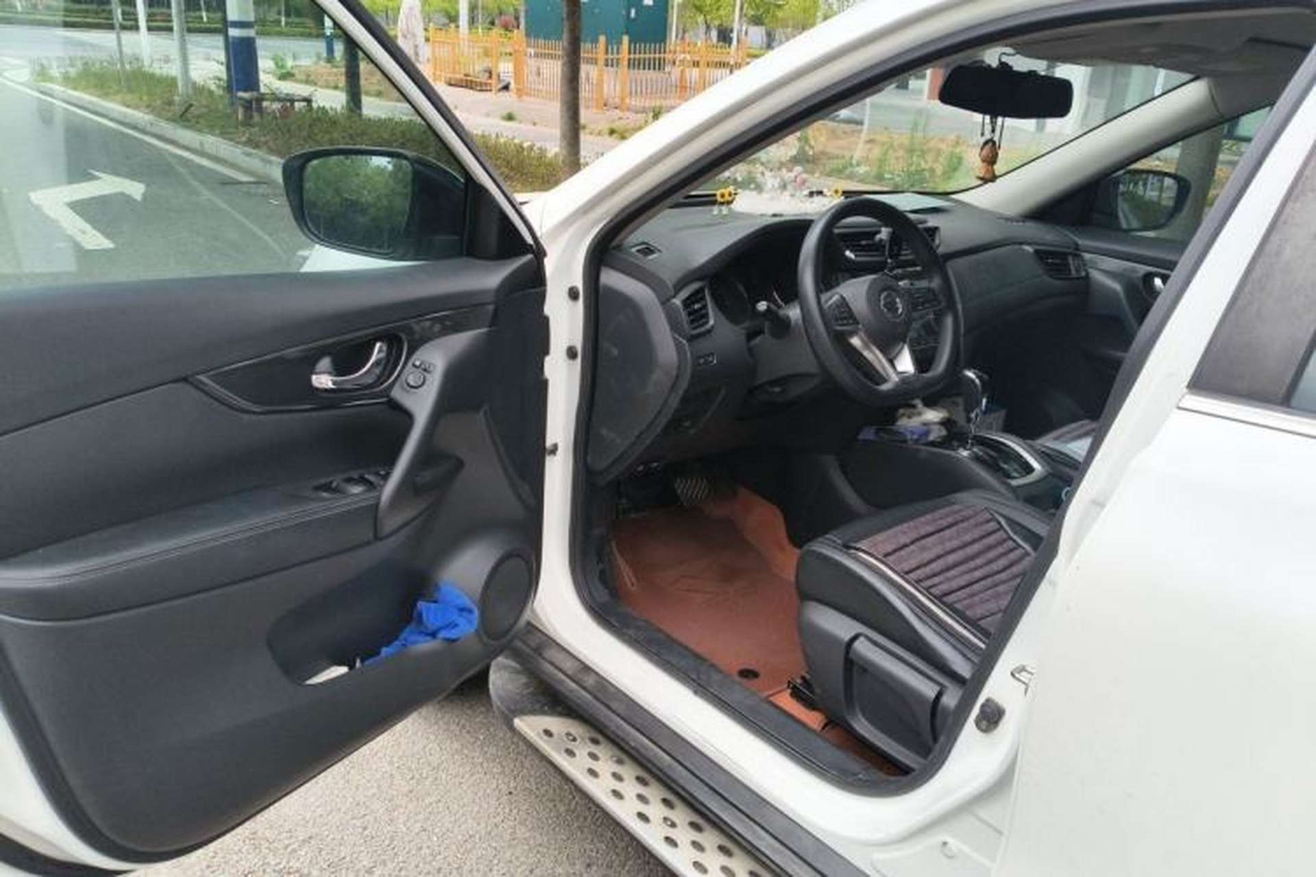 Used Nissan X-Trail 2017 2.0L CVT Comfort Edition 2WD Driver Seat