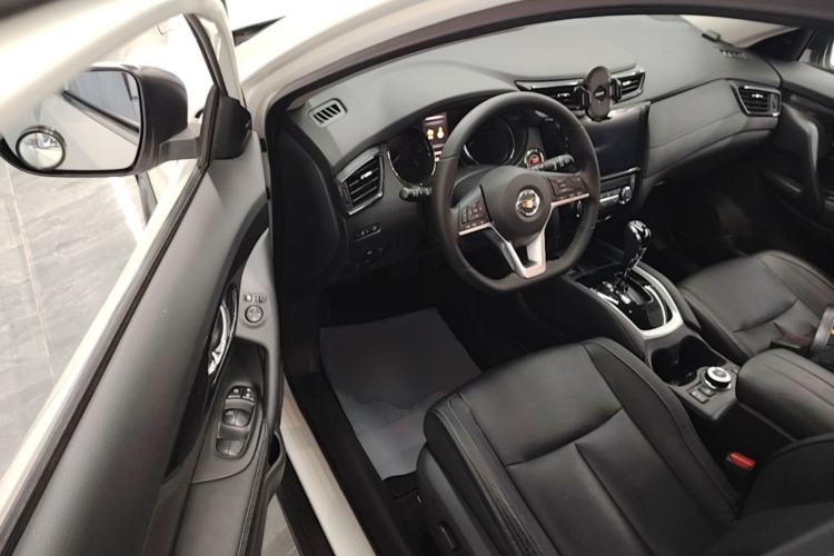Used Nissan X-Trail 2017 2.5L CVT Luxury Edition 4WD Driver Seat