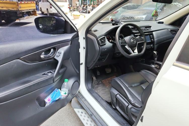 Used Nissan X-Trail 2017 2.0L CVT Comfort Edition 2WD Driver Seat