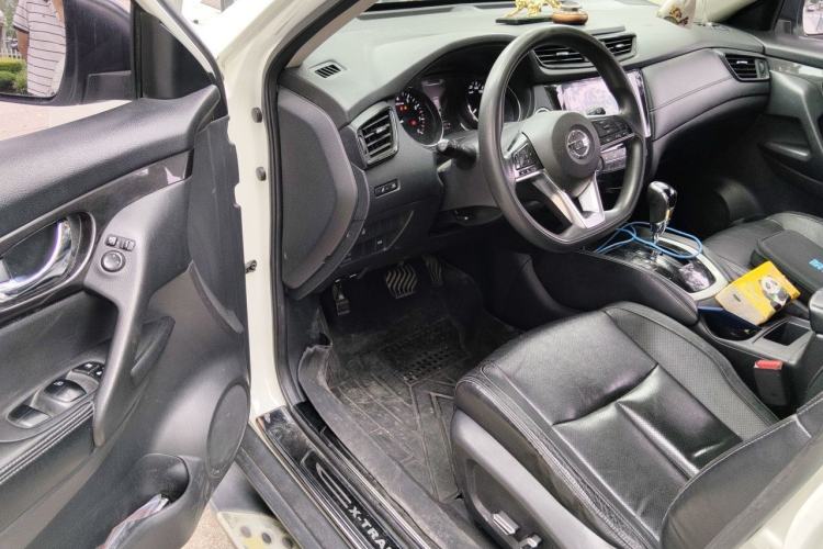 Used Nissan X-Trail 2017 2.0L CVT Comfort Edition 2WD Driver Seat