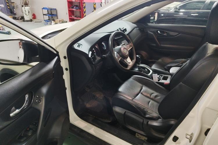 Used Nissan X-Trail 2017 2.0L CVT Comfort Edition 2WD Driver Seat