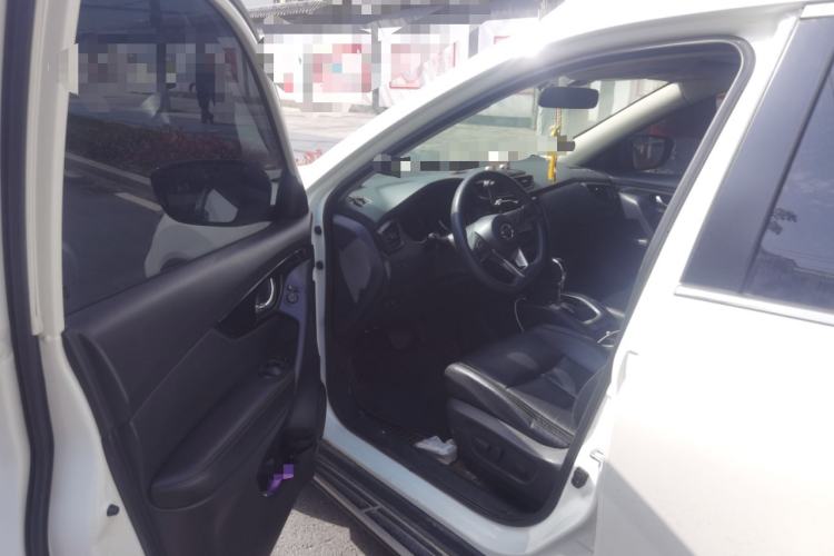 Used Nissan X-Trail 2017 2.5L CVT Leading Edition 4WD Driver Seat