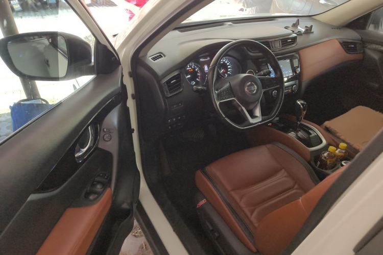 Used Nissan X-Trail 2017 2.5L CVT Ultimate Edition 4WD Driver Seat