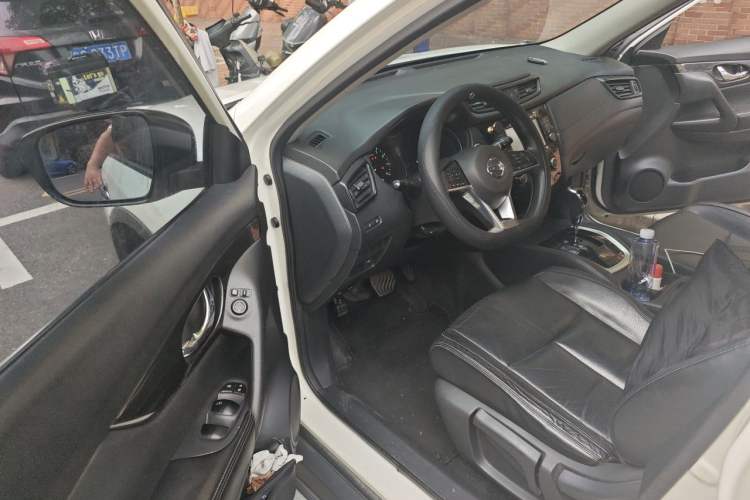 Used Nissan X-Trail 2017 2.0L CVT Comfort Edition 2WD Driver Seat