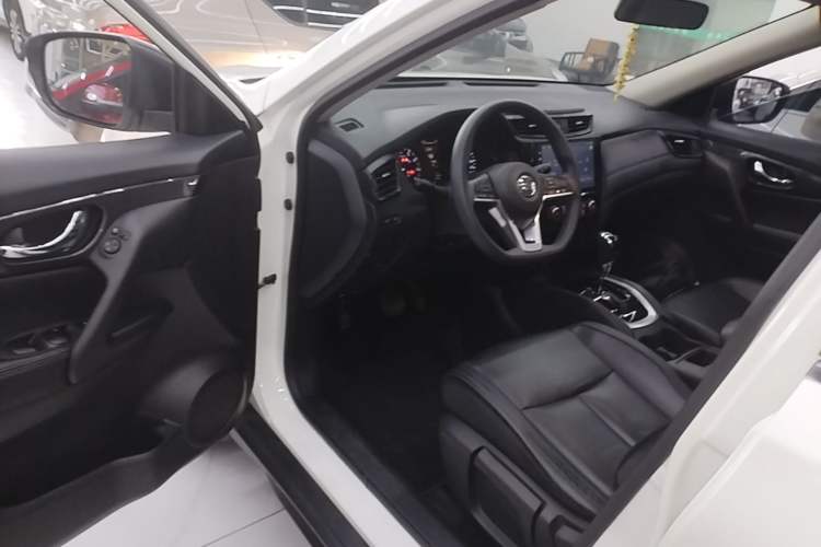 Used Nissan X-Trail 2017 2.0L CVT Comfort Edition 2WD Driver Seat