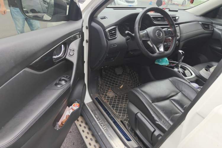 Used Nissan X-Trail 2017 2.0L CVT Comfort Edition 2WD Driver Seat