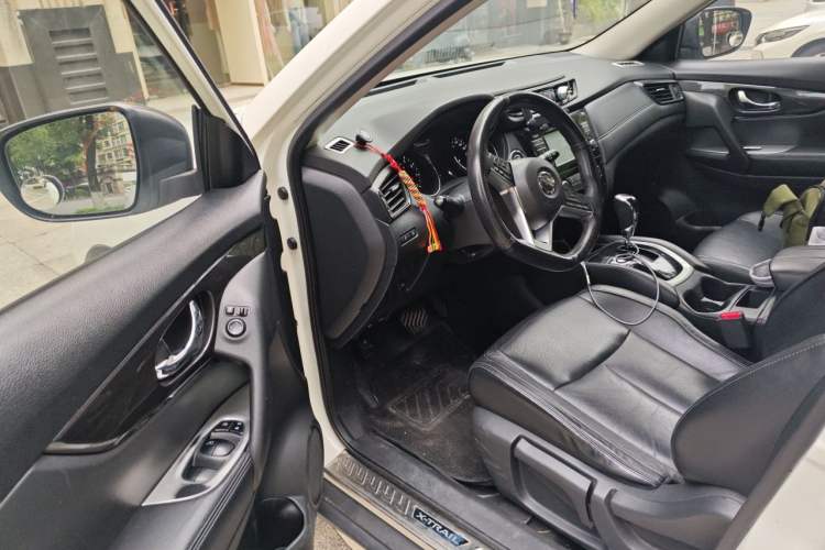 Used Nissan X-Trail 2017 2.0L CVT Comfort Edition 2WD Driver Seat