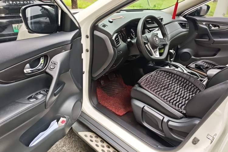 Used Nissan X-Trail 2017 2.0L CVT Comfort Edition 2WD Driver Seat