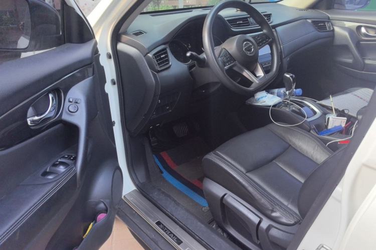 Used Nissan X-Trail 2017 2.0L CVT Comfort Edition 2WD Driver Seat