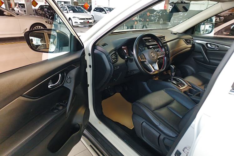 Used Nissan X-Trail 2017 2.0L CVT Comfort Edition 2WD Driver Seat