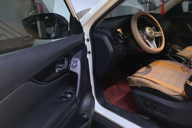 Used Nissan X-Trail 2017 2.5L CVT 7-Seater Leading Edition 4WD Driver Seat