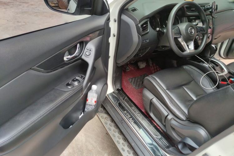 Used Nissan X-Trail 2017 2.0L CVT Comfort Edition 2WD Driver Seat