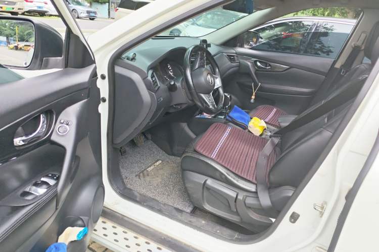 Used Nissan X-Trail 2017 2.0L CVT Smart Enjoyment Version 2WD Driver Seat