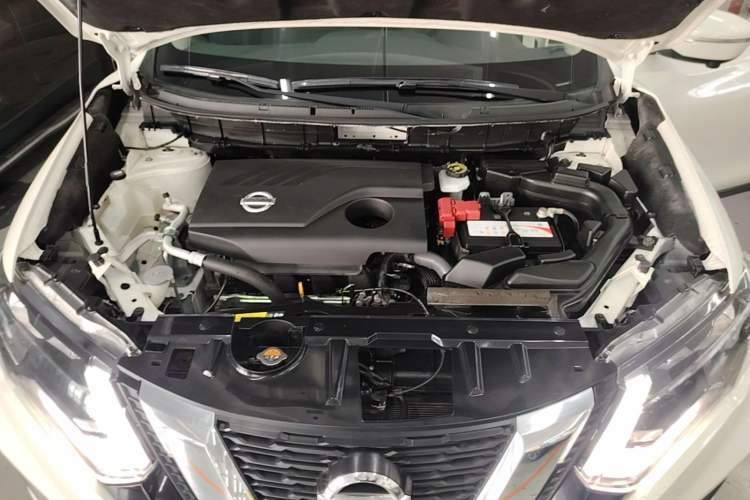 Used Nissan X-Trail 2017 2.0L CVT Comfort Edition 2WD Engine Bay
