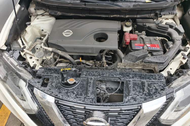 Used Nissan X-Trail 2017 2.0L CVT Comfort Edition 2WD Engine Bay