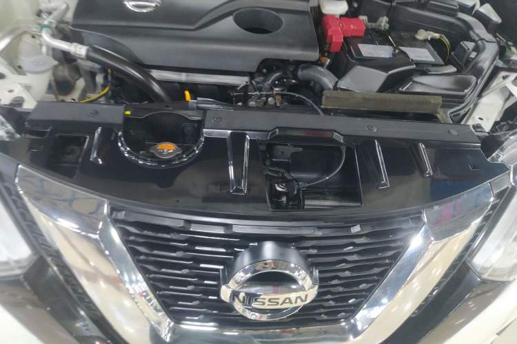 Used Nissan X-Trail 2017 2.0L CVT Comfort Edition 2WD Engine Bay