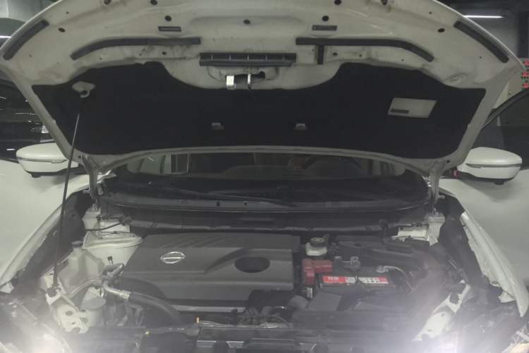Used Nissan X-Trail 2017 2.0L CVT Comfort Edition 2WD Engine Bay