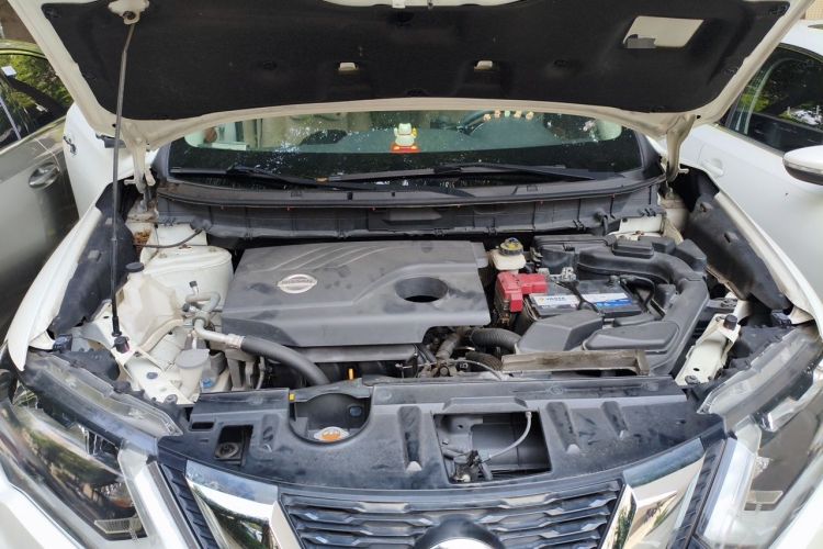 Used Nissan X-Trail 2017 2.0L CVT 7-Seater Comfort Edition 2WD Engine Bay