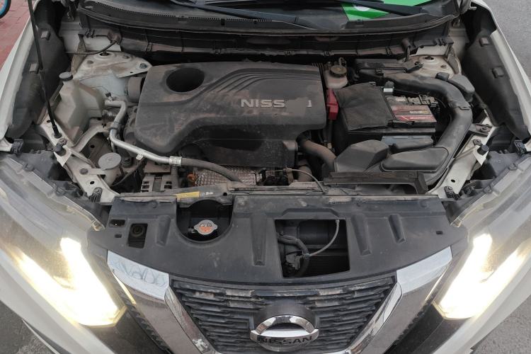 Used Nissan X-Trail 2017 2.5L CVT Leading Edition 4WD Engine Bay
