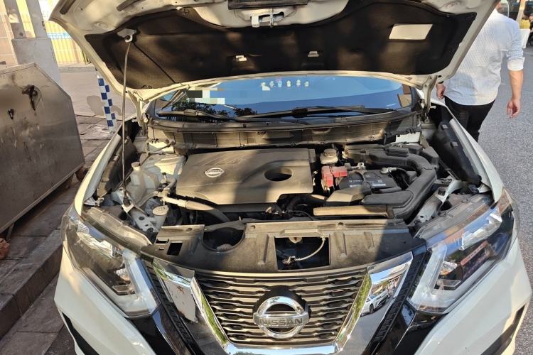 Used Nissan X-Trail 2017 2.0L CVT Comfort Edition 2WD Engine Bay
