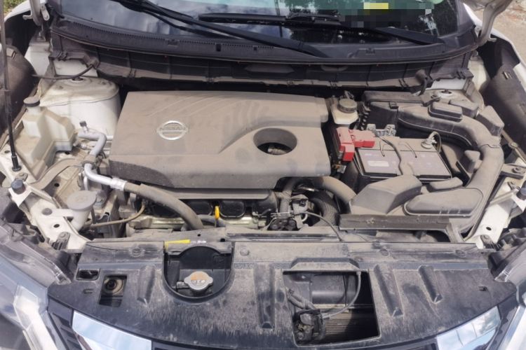 Used Nissan X-Trail 2017 2.0L CVT Smart Enjoyment Version 2WD Engine Bay