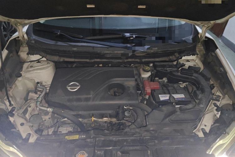 Used Nissan X-Trail 2017 2.0L CVT Smart Enjoyment Version 2WD Engine Bay