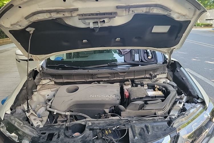 Used Nissan X-Trail 2017 2.5L CVT Leading Edition 4WD Engine Bay
