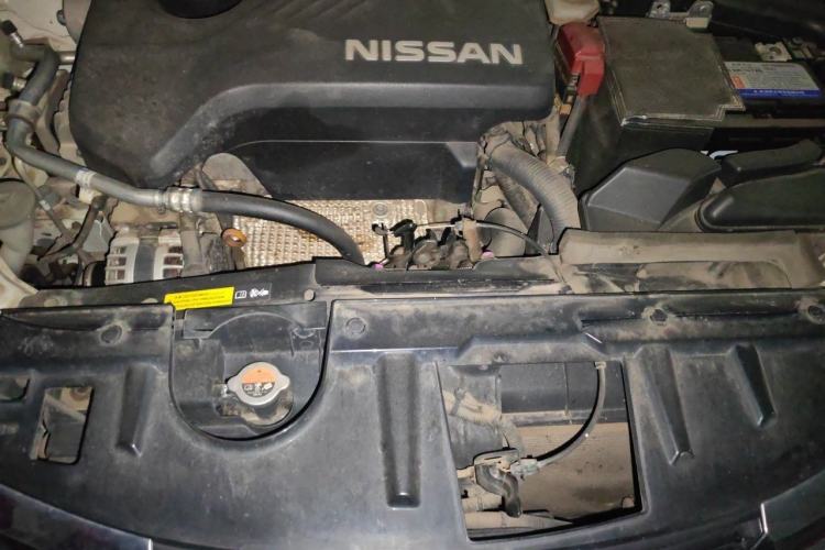 Used Nissan X-Trail 2017 2.5L CVT Leading Edition 4WD Engine Bay