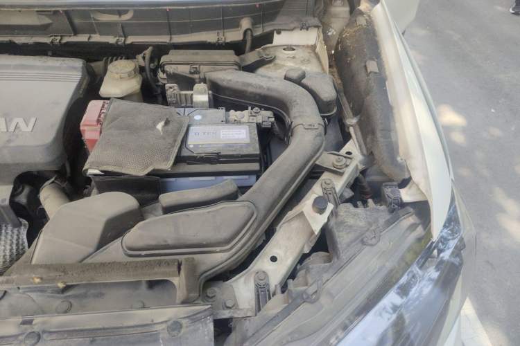 Used Nissan X-Trail 2017 2.5L CVT Luxury Edition 4WD Engine Bay Left