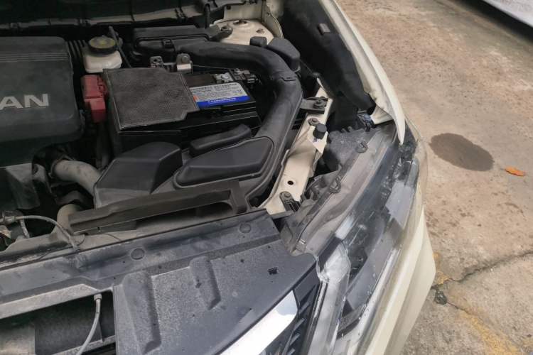 Used Nissan X-Trail 2017 2.5L CVT Luxury Edition 4WD Engine Bay Left