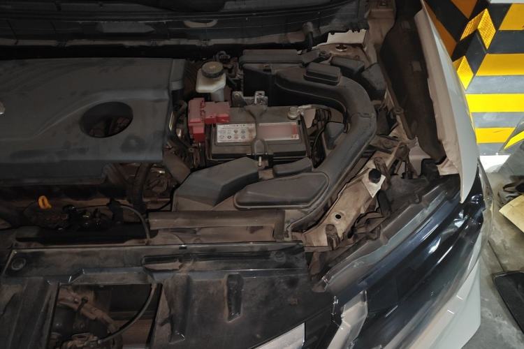 Used Nissan X-Trail 2017 2.0L CVT Comfort Edition 2WD Engine Bay Left