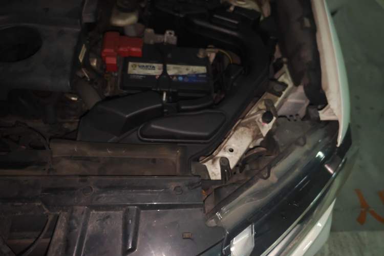 Used Nissan X-Trail 2017 2.0L CVT Comfort Edition 2WD Engine Bay Left