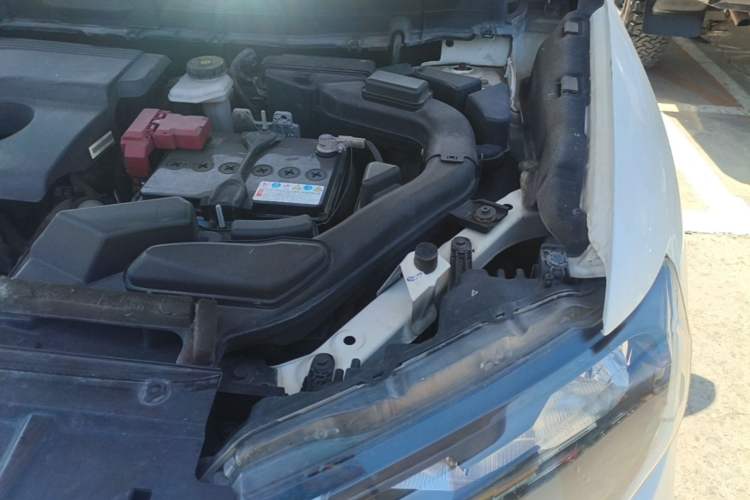 Used Nissan X-Trail 2017 2.0L CVT Comfort Edition 2WD Engine Bay Left