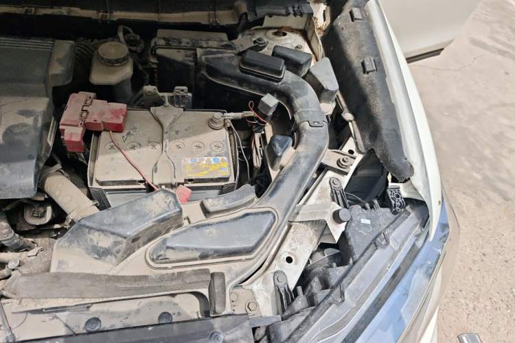 Used Nissan X-Trail 2017 2.0L CVT Comfort Edition 2WD Engine Bay Left